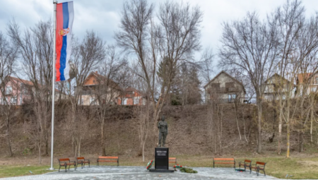 Najodlikovanija žena ratnik u istoriji, čija se hrabrost prepričava, ali čiji život i dalje krije nepoznate strane.