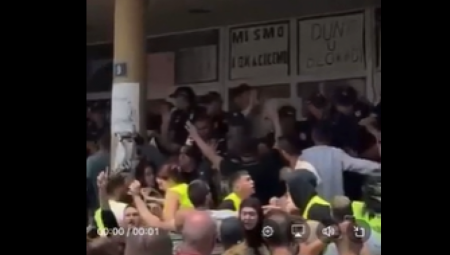 Identifikovane su vehabije i navijači koji su danas ispred Državnog univerziteta u Novom Pazaru nasrnuli na policajce - Arman Šabanović, Edis Šemsović, Harun Čorhamzić, Haris Nezirović i Dino Ibrović