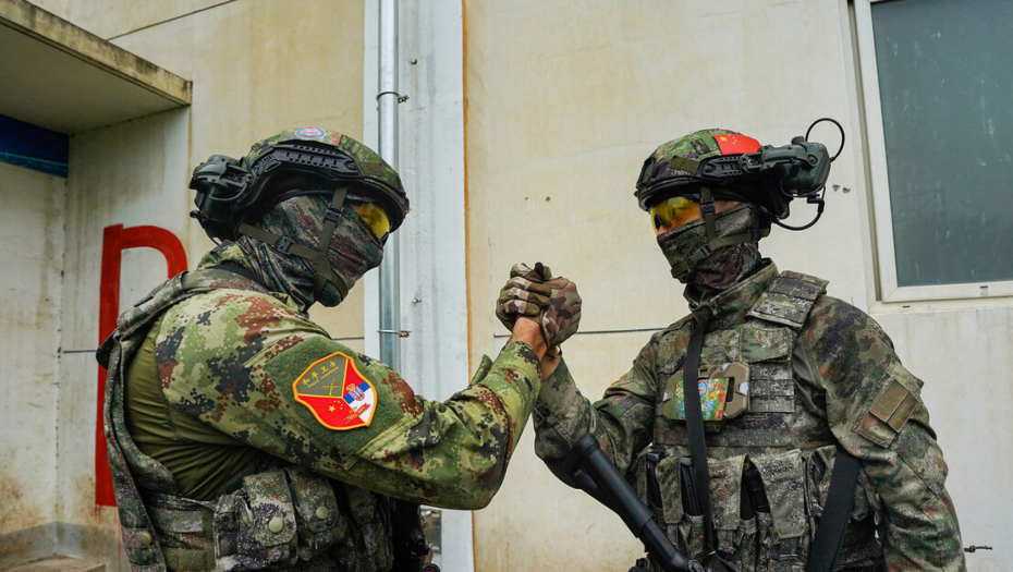 Srpska i kineska vojska