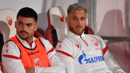 ERUPCIJA ODUŠEVLJENJA NA &amp;quot;MARAKANI&amp;quot; Trenutak koji su &amp;quot;delije&amp;quot; sa ponosom čekale: Arnautović debitovao za Crvenu zvezdu