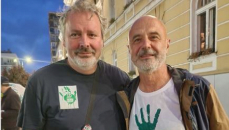 Radovan Cicvarić, otac Pavla Cicvarića, objavio je sramnu fotografiju kojom se dodvorava onima koji su juče psovali srpsku majku i Isusa Hrista