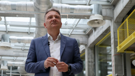 Mihailo Jovanović, direktor Kancelarije za IT i eUpravu izražava najoštriji protest povodom sadržaja tzv. non-papera gospodina Dušana Janjića pod nazivom „Preventing Structural Destabilization of Serbia“, u kojem se između ostalog zagovara i preuzimanje i koordinacija nad Državnim data centrom