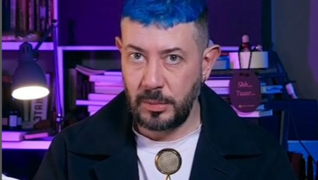 Bloger i dizajner Artemij Lebedev govori o pravom licu Zapada prema Rusima, zbog čega se mnogi Rusi vraćaju iz Evrope i zašto će Rusija nastaviti da se razvija sopstvenim putem. Saznajte šta je Lebedev označio kao najveći poklon Zapada Rusiji.