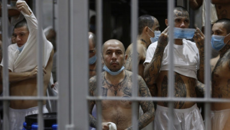 Zatvorenici  državljani Srbije i Hrvatske, pobegli su prekjuče iz zatvora sa maksimalnim obezbeđenjem u Klagenfurtu.