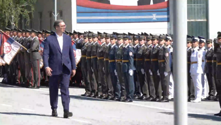 Predsednik je najavio i da će ove godine u Srbiji biti vraćen obavezni vojni rok od 75 dana