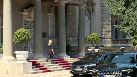 Predsednik Srbije Aleksandar Vučić predsedava danas sednicom Saveta za nacionalnu bezbednost.