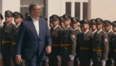 Predsednik Vučić prisustvovao promociji najmlađih oficira Vojske Srbije i poslao moćnu poruku: "Mi nikoga ne diramo, ali ono što je naše – ne damo nikome! Živela Srbija!"