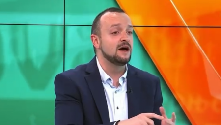 Jasno je da blokaderi poručuju penzionerima da će im oduzeti sva prava ako preuzmu našu Srbiju!