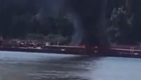 Obe osobe u helikopteru su poginule, rekao je zamenik načelnika vatrogasne službe Altona Metju Fišer