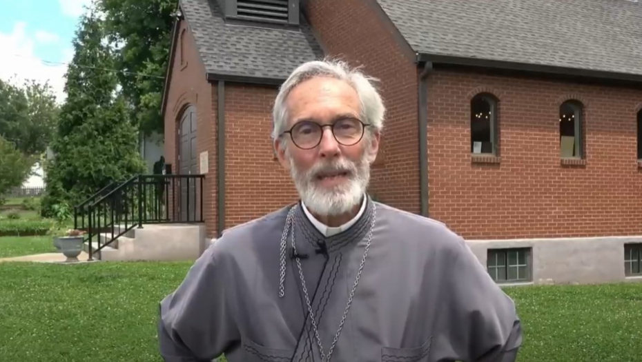 Amerikanac sveštenik