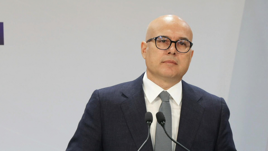 Konferencija za medije predsednika SNS Miloša Vučevića