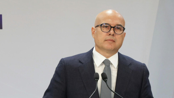 Konferencija za medije predsednika SNS Miloša Vučevića