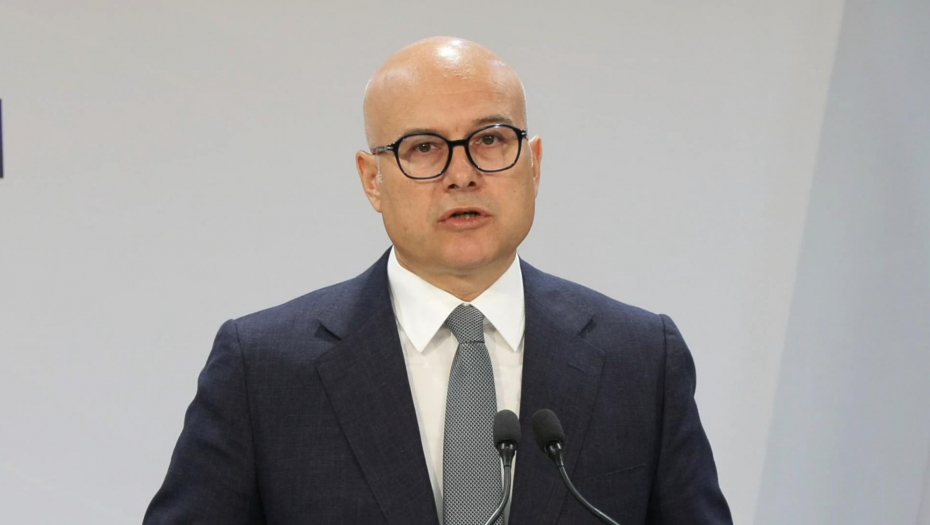 Konferencija za medije predsednika SNS Miloša Vučevića