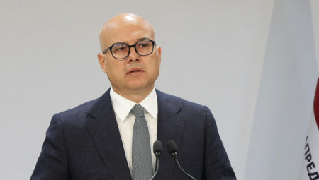 Vučević je napomenuo kako policiju stalno napadaju