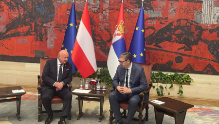 POČEO VAŽAN SASTANAK U PALATI &amp;quot;SRBIJA&amp;quot; Predsednik Vučić sa kancelarom Austrije Kristijanom Štokerom (VIDEO)