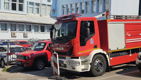 Vozilo u kom su bili  muškarac i žena sletelo je danas u jezero u Međuvršju kod Čačka! Potraga za vozilom i putnicima je u toku.