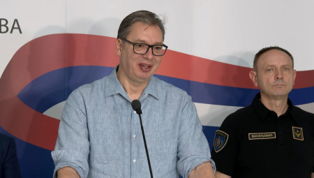Predsednik Srbije Aleksandar Vučić obraća se građanima iz sedišta MUP u Palati Srbija.