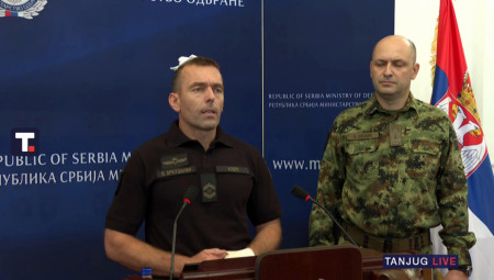 Povodom sinoćnjih dešavanja u Novom Sadu, kada su napadnuti pripadnici Vojske Republike Srbije, održana je konferencija za medije