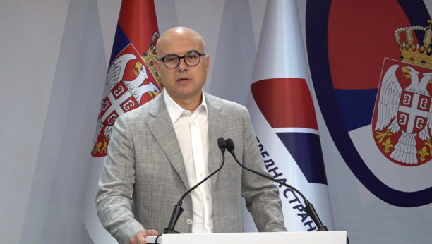 Konferencija za novinare predsednika SNS Miloša Vučevića