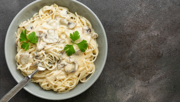 pasta u belom sosu