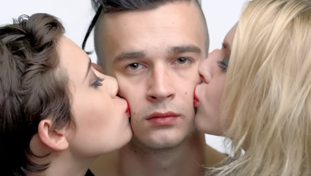 Printscreen/Youtube/The 1975