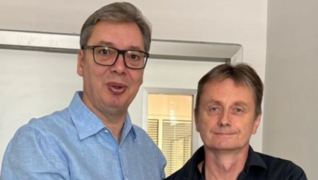 Glišić je početkom meseca doživeo moždani udar nakon čega je transportovan u Urgentni centar