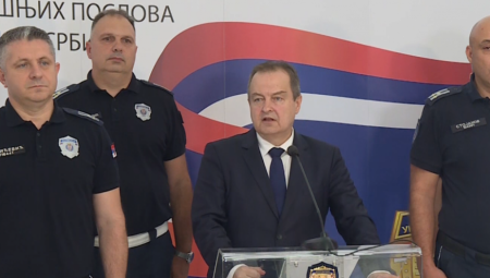 Ministar unutrašnjih poslova Ivica Dačić obratio se javnosti povodom protesta i nedavnih napada na policiju