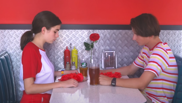 Printscreen/Youtube/Adèle Castillon