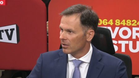 Prvi potpredsednik Vlade Srbije i ministar finansija Siniša Mali gostuje na TV Informer, gde govori o najvažnijim događajima u vezi sa našom zemljom