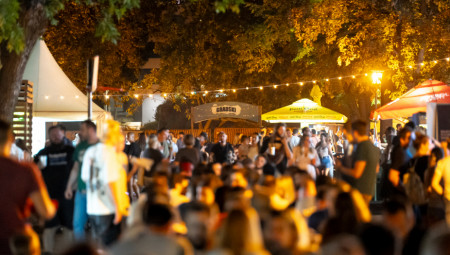 Centralni događaj beogradskog leta, dugoočekivani “Street Food Festival Gradski” počinje u četvrtak, 21. avgusta od 17 h, a glavni ulaz na festivalski prostor nalaziće se preko puta kule Nebojša.