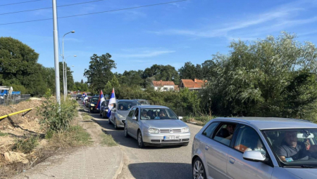 I građani Vladimiraca krenuli su na skup protiv blokada! Narodu je dosta blokada, žele da se vrate normalnom životu.