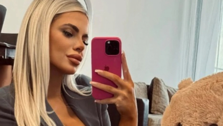 Ušla je u deveti mesec trudnoće, a muškarcu s kojim se krajem avgusta verila podariće devojčicu