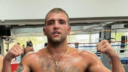 Kako je juče istakao, dobijene povrede ga sprečavaju da se pojavi na profesionalnoj bokserskoj reviji koja je zakazana za 13. septembar u Beogradu