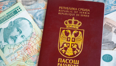 Novi sistem za proveru ulaska državljana trećih zemalja u Šengenski prostor (EES) počeće sa radom od 12. oktobra. To znači da će od tada svi državljani Srbije koji putuju u Hrvatsku, Grčku ili neku drugu zemlju Evropske unije koja je u Šengenu morati da ispoštuju nova rigoroznija pravila ulaska. Evo šta to tačno znači, i kako će uticati na putovanja naših građana u ove zemlje.