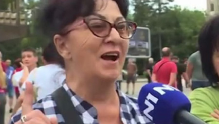 Građani protiv blokada okupili su se u čak 75 gradova i opština širom Srbije kako bi propagirali vrednosti poput mira, sloge, zajedništva i na taj način pokazali jedno drugo lice Srbije, a to je Srbija bez nasilja