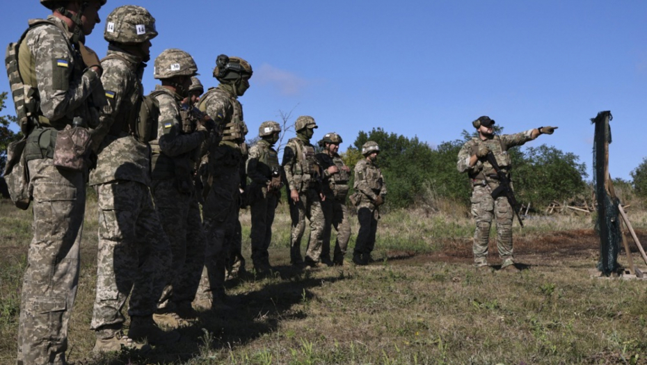 EPA/UKRAINE'S 65TH MECHANIZED BRIGADE PRESS SERVICE HANDOUT