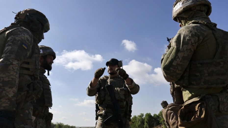 EPA/UKRAINE'S 65TH MECHANIZED BRIGADE PRESS SERVICE HANDOUT