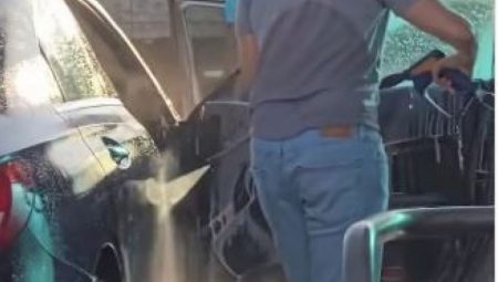 Šta je tom prilikom sve oštetila, možemo samo nagađati, ali ako je snažnim mlazom iz neposredne blizine prelazila preko kompletne unutrašnjosti