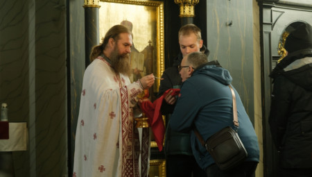 Tužna scena koju gledam svake nedelje, naročito tokom posta, jeste koliko ljudi posle pričešća odmah izlazi iz crkve i nastavlja sa svojim obavezama