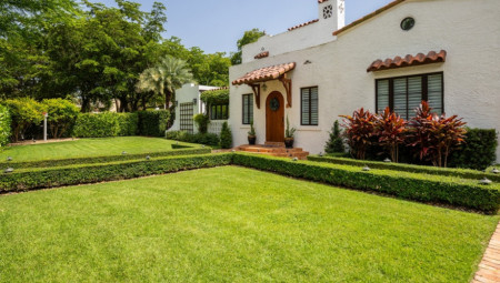 Iskusni baštovani podelili su veoma koristan savet za negovanje travnjaka u septembru.