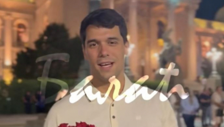 Vladimir Balać kupio je ruže za dame koje se bore za bolju Srbiju.