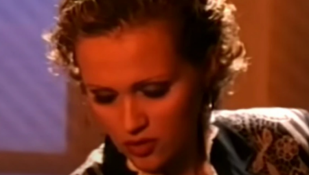 Harala je muzičkom scenom 90-ih! Gde je danas i kako izgleda Vanna koja je otpevala hit “Tek je 12 sati”