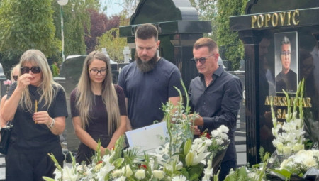 Pevačica  nije došla na pomen Saši Popović