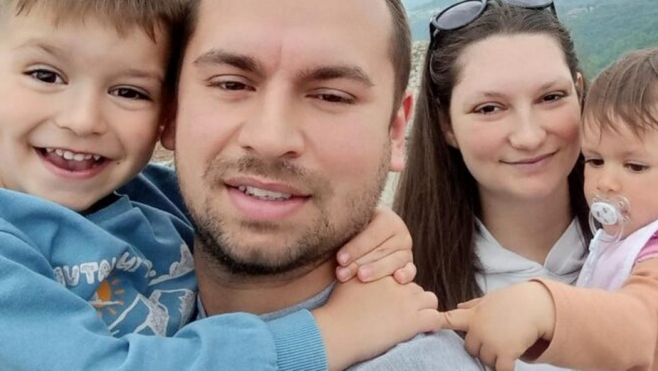 Stefan Bogdanović sa porodicom