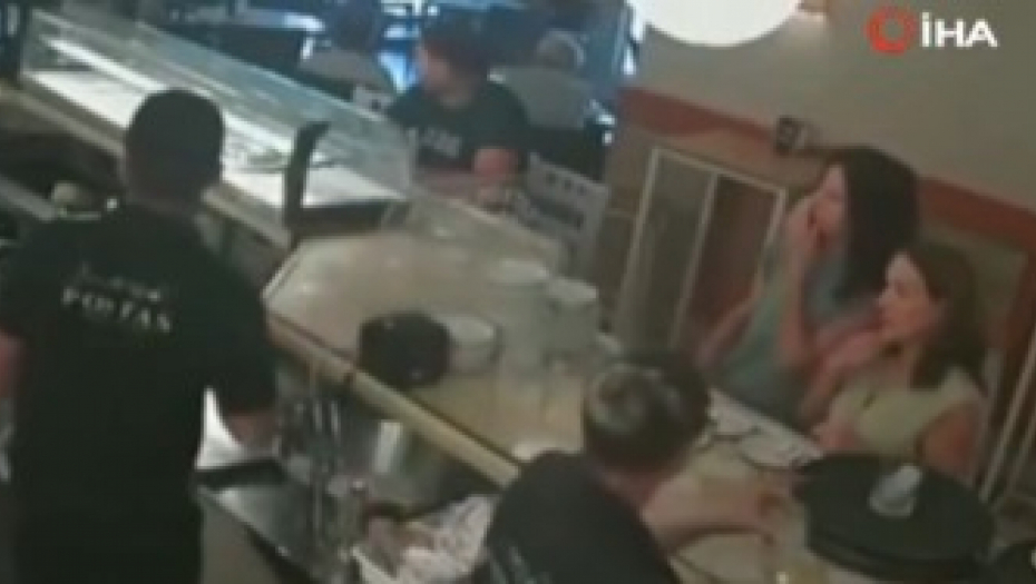 gost zapalio restoran