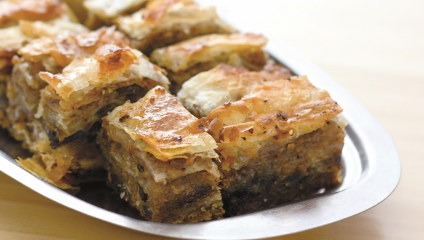 prelivena pita sa šljivama