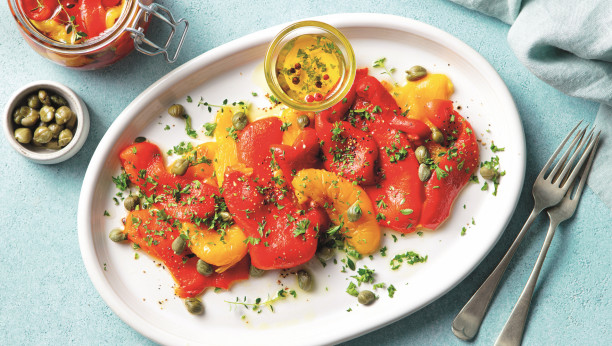 salata od pečenih paprika