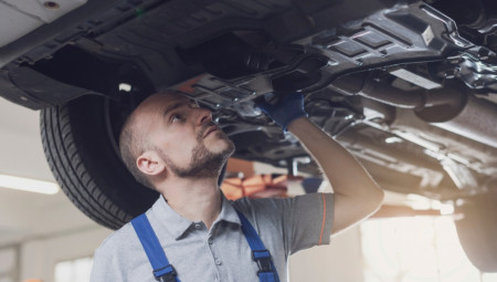 Kako imam stariji auto i svake godine imam tremu pred tehnički, zanima me šta sve može da utiče na to da auto padne?