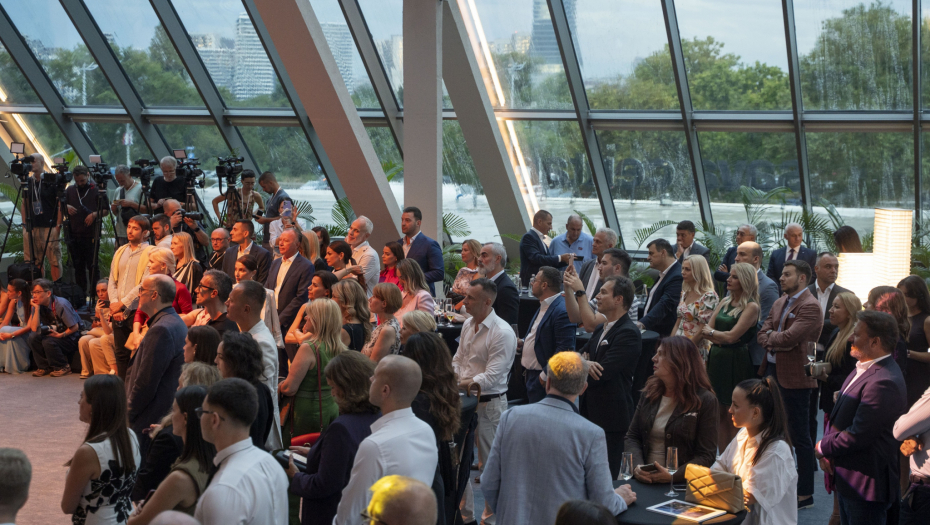 Koktel u foajeu Plave dvorane