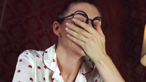 Printscreen/Youtube/Qveen Herby